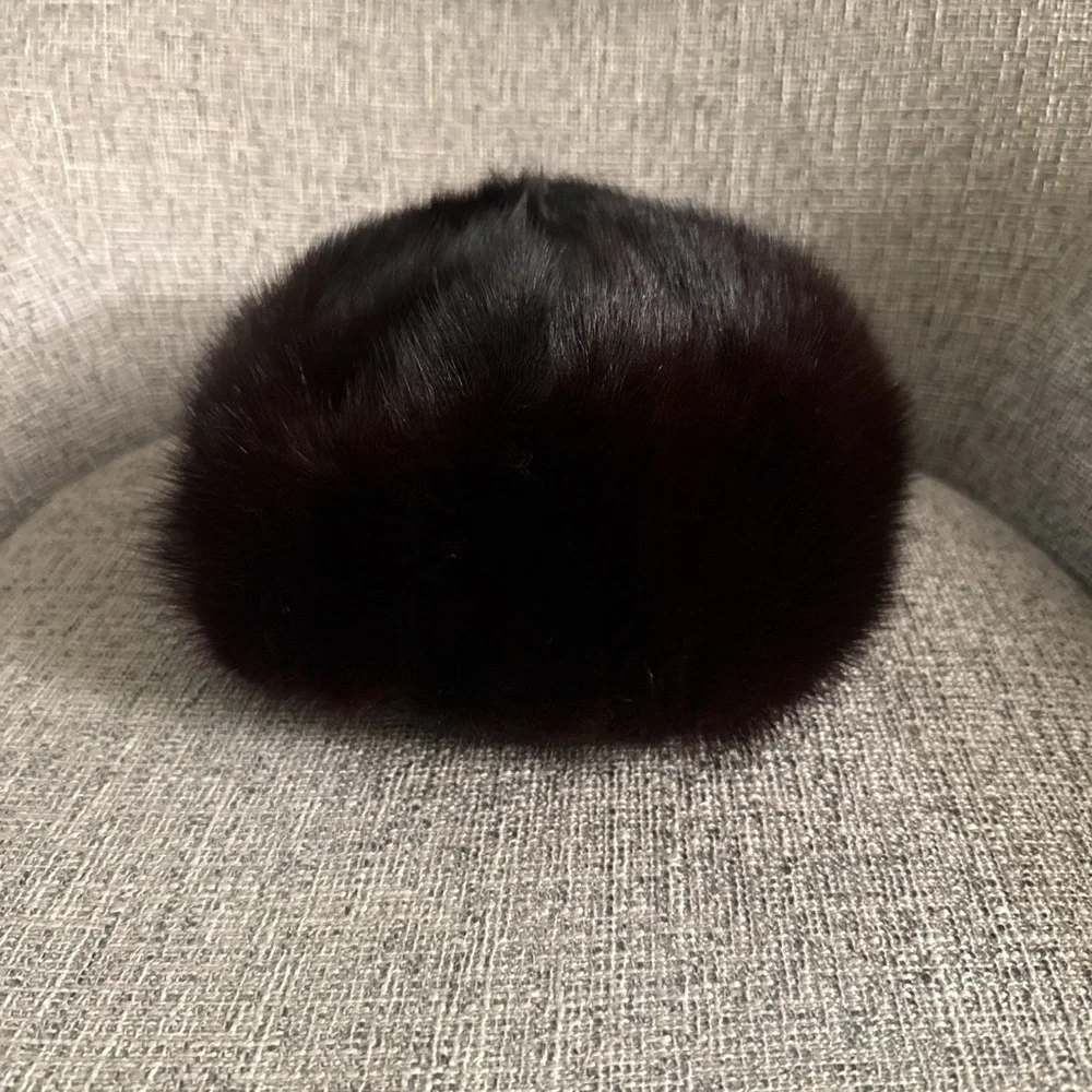 Vintage oval room round, dark brown mink hat small